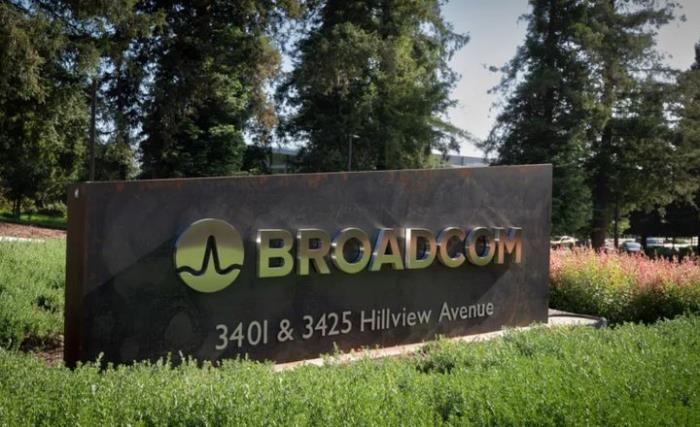 # J-Hub AI 분석: 구글-브로드컴 파트너십 강화와 HBM 공급망 재편 동향