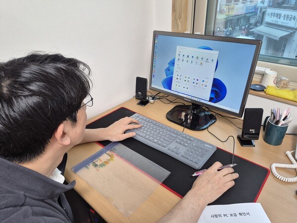 # J-Hub AI 분석: 반도체 가격 변동성에 따른 디지털 격차 해소를 위한 PC 재활용 및 보급 전략 분석