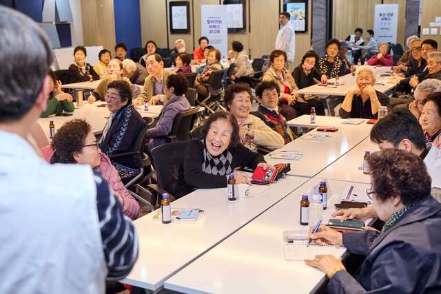 반도체 가격 상승과 이동통신 시장 전략 변화: '칩플레이션'이 촉발하는 엔드-디바이스 시장의 구조적 변동성 진단