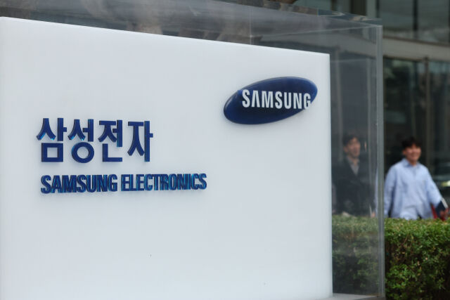 J-Hub AI 분석: AI 시대, HBM 및 첨단 메모리 솔루션이 견인하는 삼성전자 1분기 사상 최대 실적 기술 분석