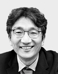 거시경제 환경 변화와 반도체 산업의 회복 탄력성: 재정 정책의 경제적 함의 분석