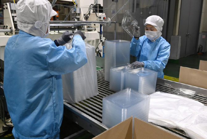 글로벌 공급망 교란 심화: 반도체 산업 핵심 원료 및 부자재 공급 리스크 진단과 엔지니어링 대응 전략