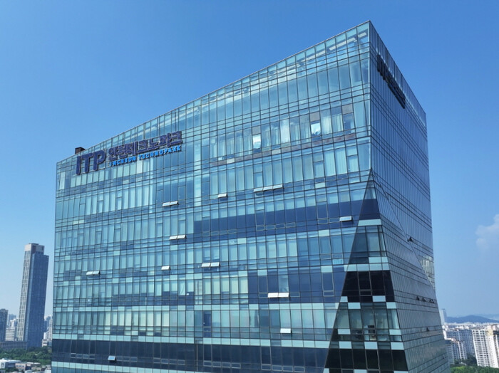 J-Hub AI 분석: 첨단 반도체 후공정 소부장 기술사업화 가속화 – 인천테크노파크 지원사업의 전략적 함의 분석