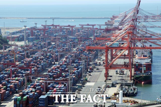 글로벌 반도체 수요 폭증과 한국 경제: 경상수지 역대 최고치 달성 요인 분석 및 엔지니어링 시사점