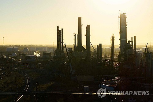 J-Hub AI 분석: 반도체 초호황에 따른 5월 초순 수출 역대 최대 경신 및 중동 사태의 에너지 수입 영향 분석