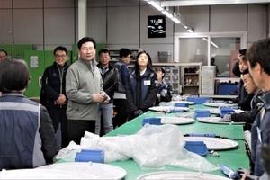 J-Hub AI 분석: 용인특례시 이상일 시장, 장애인 직업재활시설 현장 방문을 통한 반도체 산업 투자와의 연계성 및 지원 확대 방안 모색