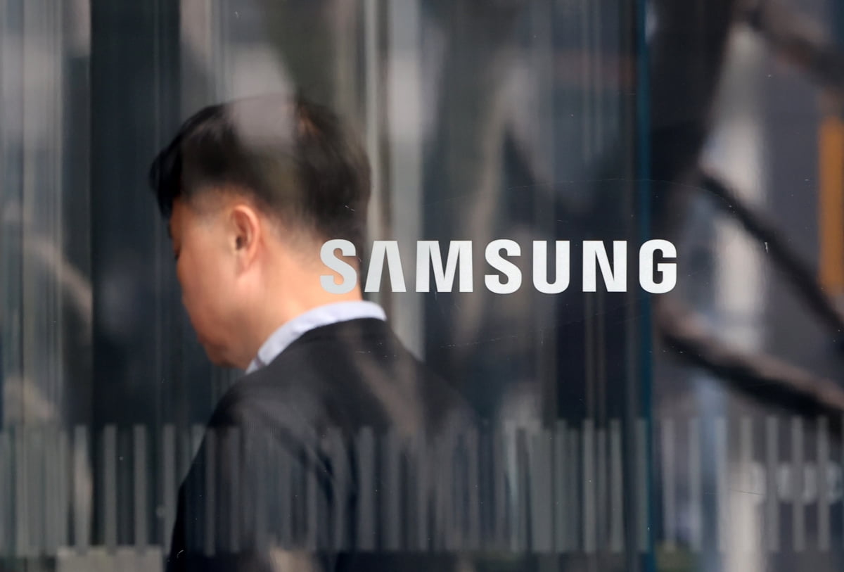 # J-Hub AI 분석: 삼성전자 1분기 '어닝 서프라이즈'와 초과 성과급 요구에 따른 산업 생태계 파장 분석