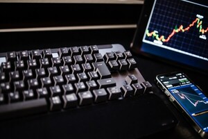 J-Hub AI 분석: 차세대 ESS 기술 진화와 초정밀 제조 환경 구축 전략