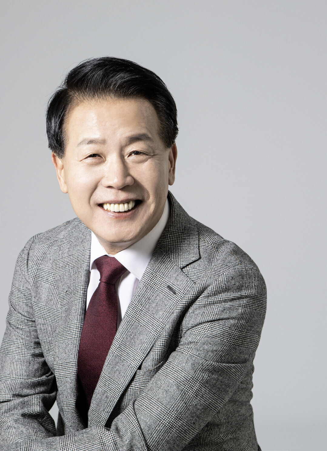 J-Hub AI 분석: 지역 거버넌스 변화가 촉진할 반도체 생태계 혁신: 수원시 사례 분석