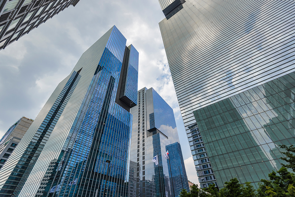 J-Hub AI 분석 보고서: 충청권 상장사 실적 분석을 통한 산업 구조적 리스크 및 성장 동력 진단